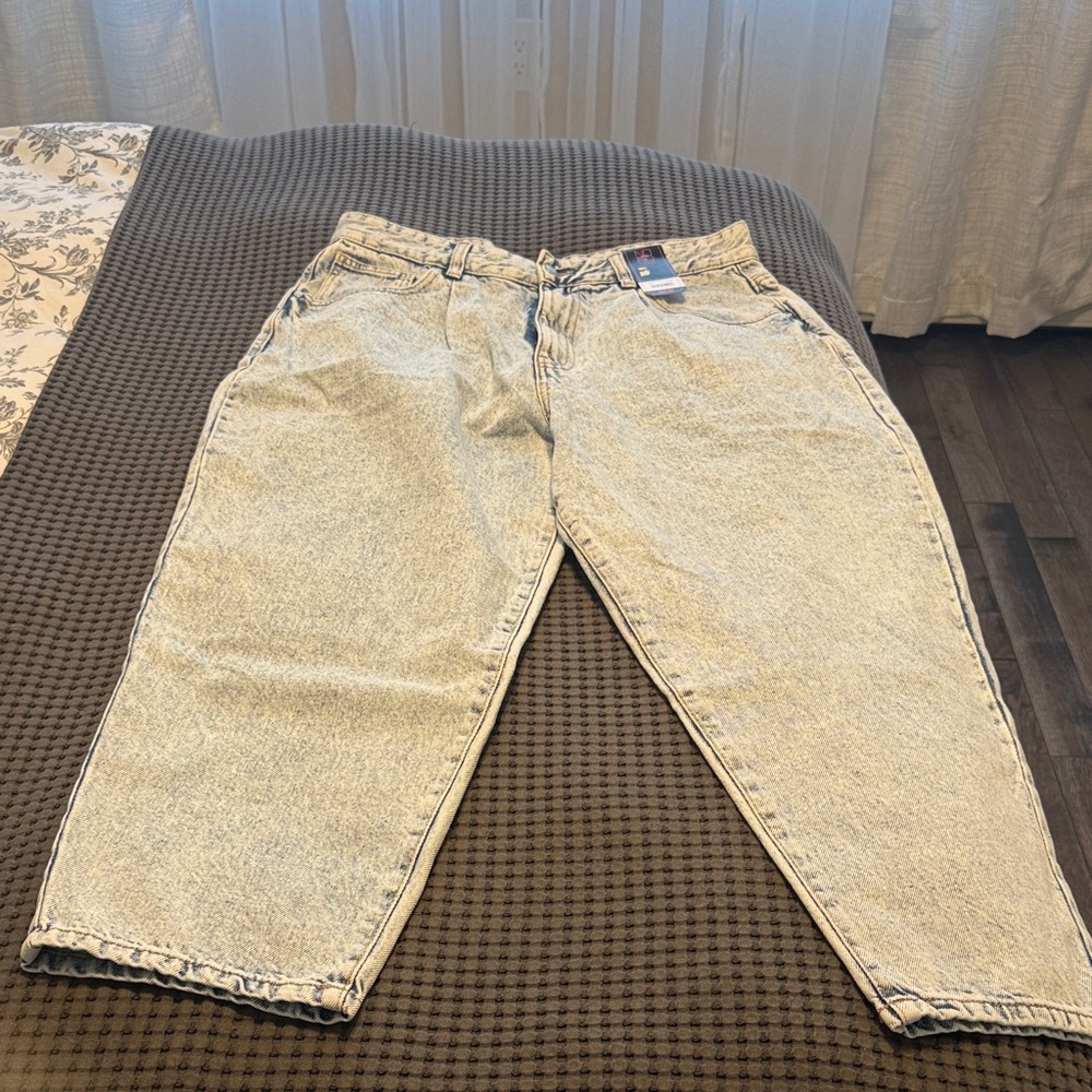 No Boundaries women’s  Relaxed Jeans